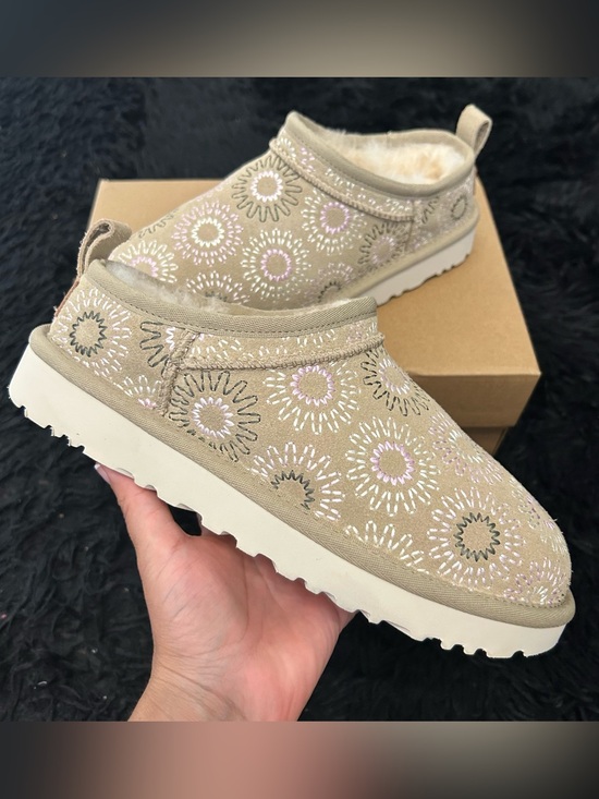 UGG Shoes - UGG embroidered fur clogs mules slip on shoes women’s 7 new in box